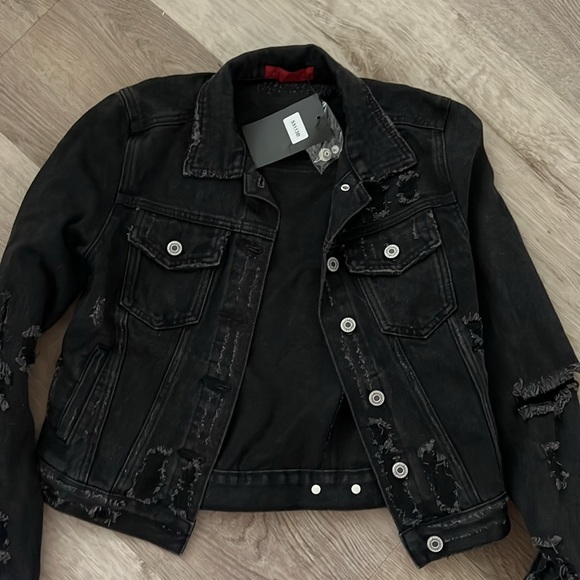 Queen Bee Denim - Picture 3 of 4